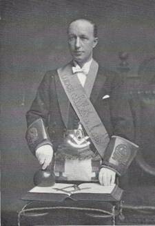 William H Smith